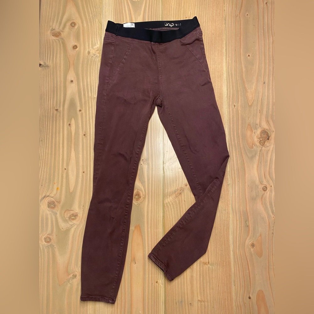 Gap Resolution Pull On Legging, size 28 regular, wine color